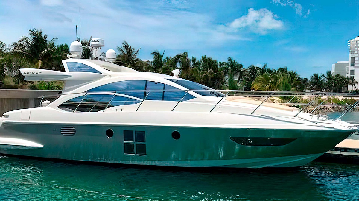 Аренда моторной яхты Azimut 43S на Пхукете, Таиланд